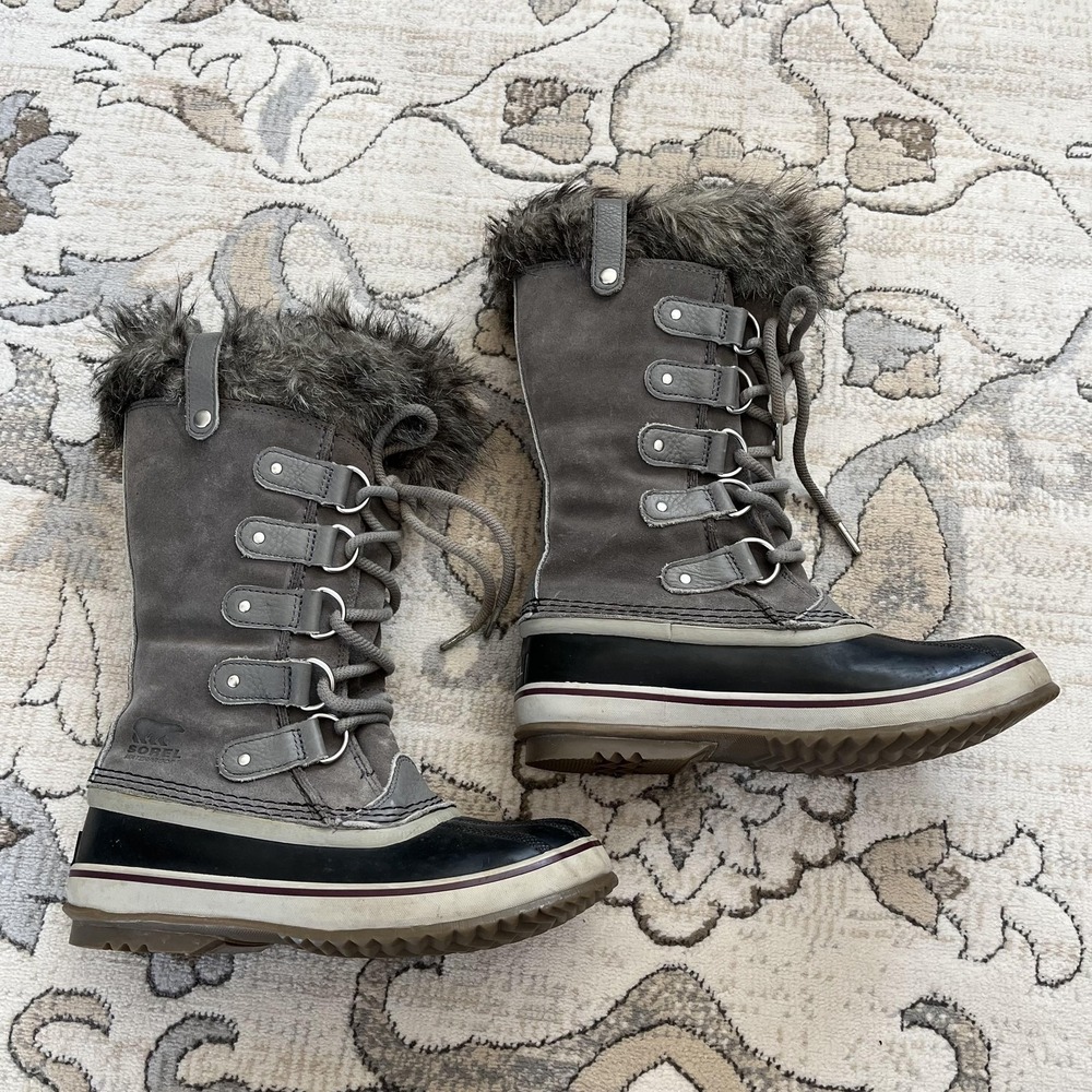 Sorel Joan Of Arctic Boots Womens Size 7 Gray Waterproof Faux Fur Snow Winter